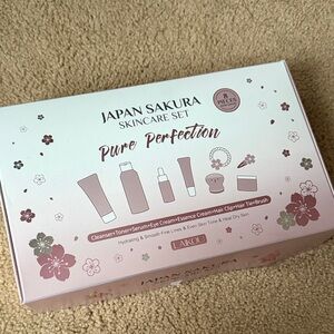 Aiko Japan Sakura Skincare Set - Pink and White